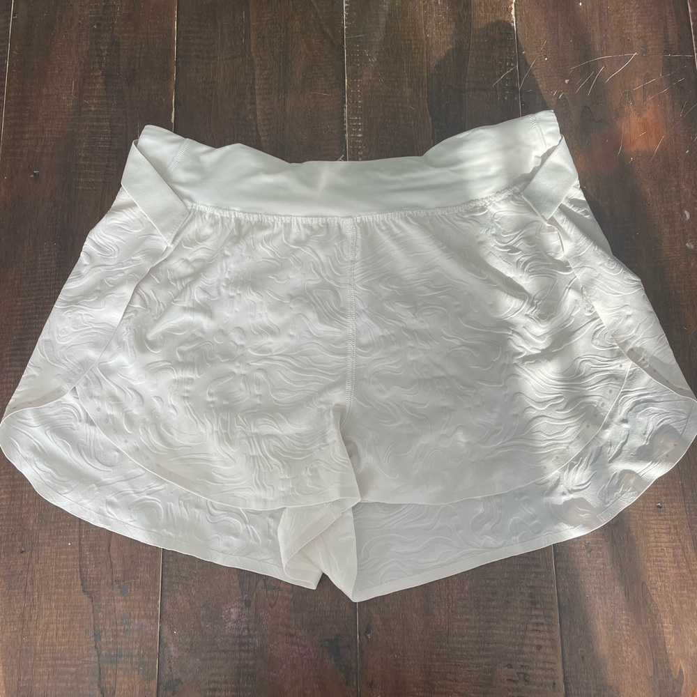 Fast and Free High-Rise Shorts 2” Airflow